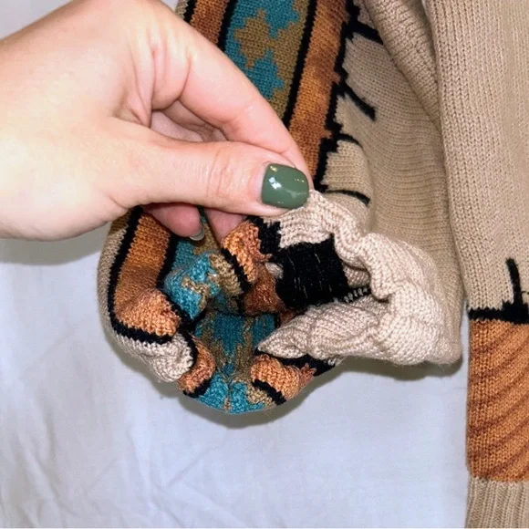 VTG 1984 Golden Touch Southwestern Sweater - Bell Sleeves - Boho Aztec Print M - Picture 5 of 6